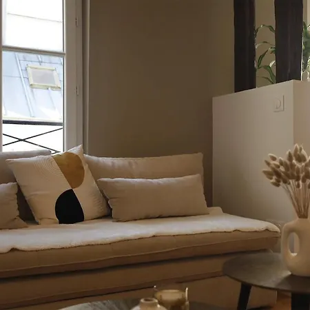 1st Arrondissement - Apartment *